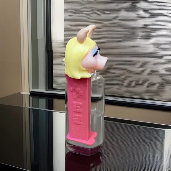 PEZ Dispenser Vintage Miss Piggy and Harley Quinn - Picture 7 of 13
